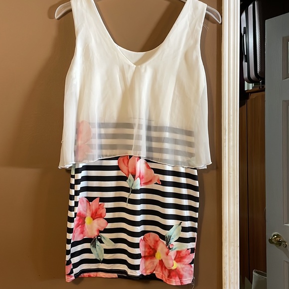 Ladies floral cocktail dress - Size LG - Picture 4 of 8